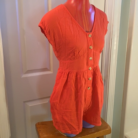 Coral Romper w/ DEEP POCKETS! - Picture 3 of 9
